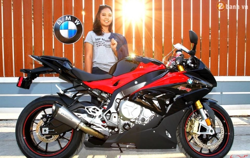 Bmw s1000rr 2016 phiên bản đỏ đen của nữ biker 18 tuổi - 5