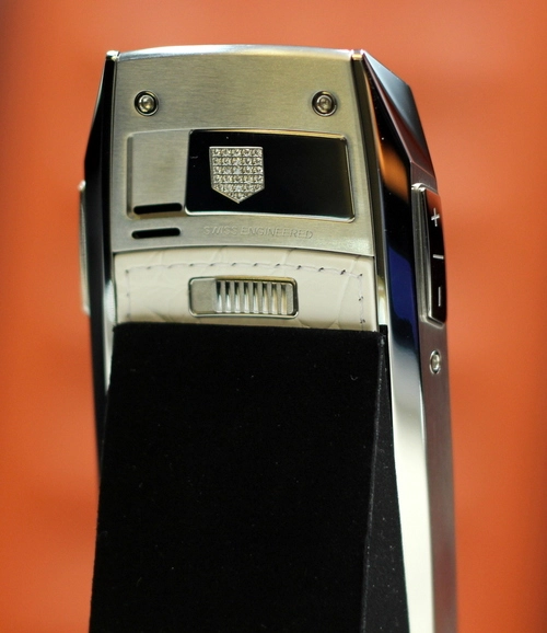 Bộ ba điện thoại độc giá trăm triệu đồng của tag heuer - 9