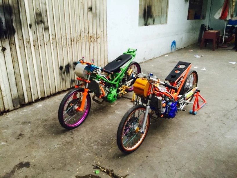 Bộ đôi 2 chiếc exciter mang phong cách drag tạo dáng - 3