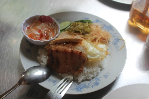 Bún riêu cua và cơm tấm ở côn đảo - 2