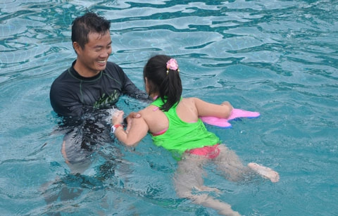 Các hoạt động dưới nước cho trẻ vào hè - 3