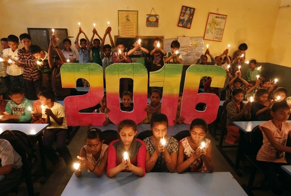 Các quốc gia trên thế giới đã bắt đầu đón mừng năm mới 2016 - 19
