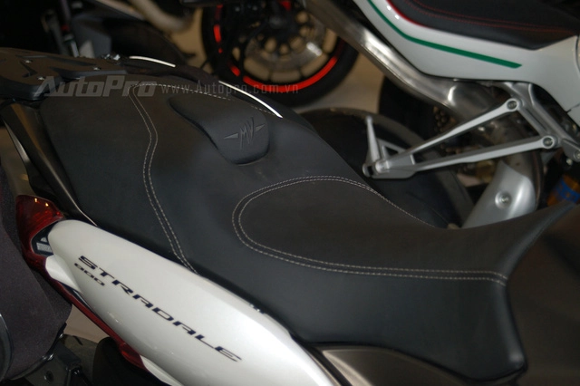 Cận cảnh mv agusta stradale 800 2015 phiên bản đặc biệt có giá gần 600 triệu đồng tại vn - 9