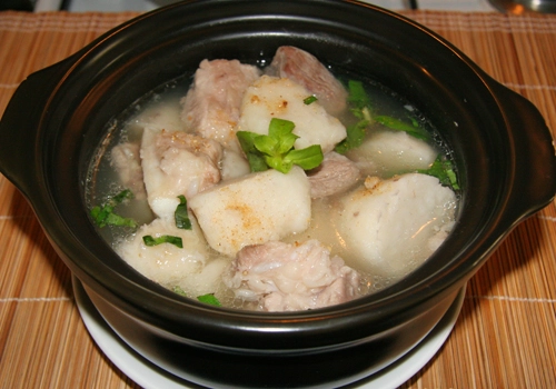 Canh khoai sọ nấu sườn non - 3