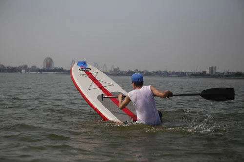 Chèo thuyền kayak trên hồ tây lộng gió - 3