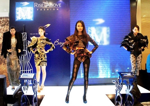 Công trí khen ngợi thí sinh rise above fashion 2012 - 3