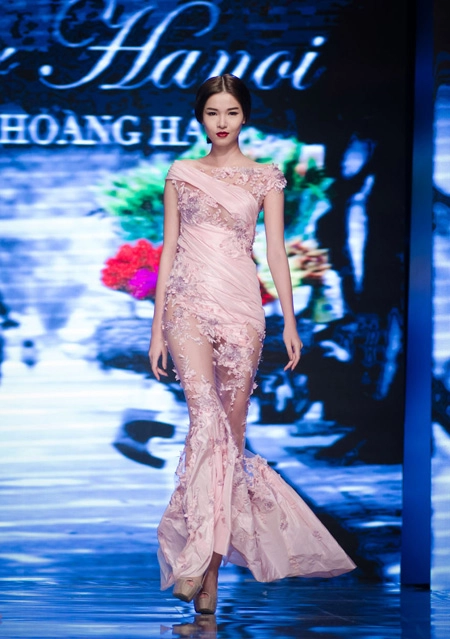 Đầm lộng lẫy mang đậm dấu ấn hoàng hải - 3