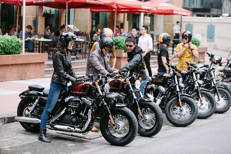 Dàn harley-davidson forty-eight lăn bánh trên phố sài thành - 8