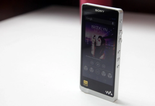 Đập hộp máy nghe nhạc sony walkman nwz-zx1 - 4