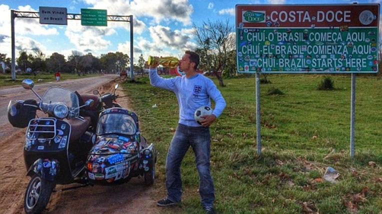 Đi từ anh đến brazil xem world cup bằng vespa sidecar - 2