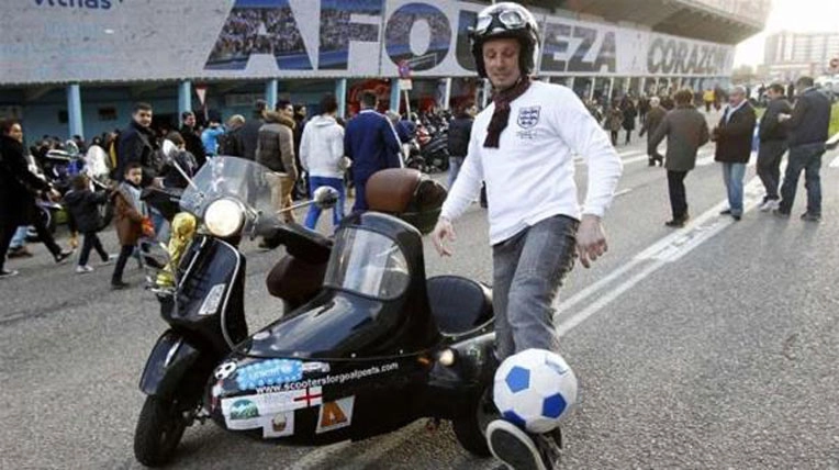 Đi từ anh đến brazil xem world cup bằng vespa sidecar - 3