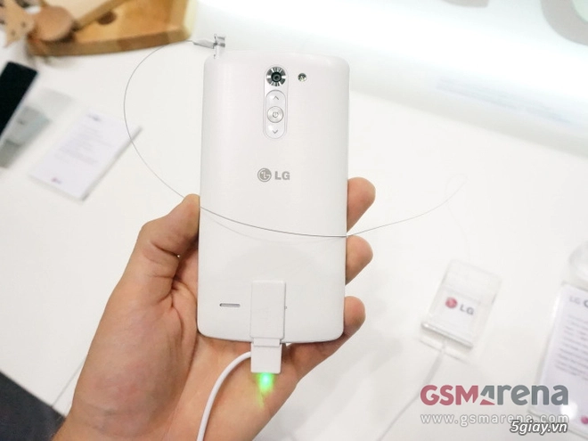 Điện thoại lg g3 stylus có bộ nhớ trong 8gb và bộ nhớ đệm ram 1gb - 2