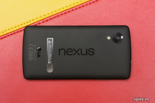 Đọ màn hình và thiết kế của nexus 5 với các siêu phẩm - 5