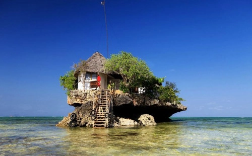 Độc đáo nhà hàng trên đá ở châu phi - 1