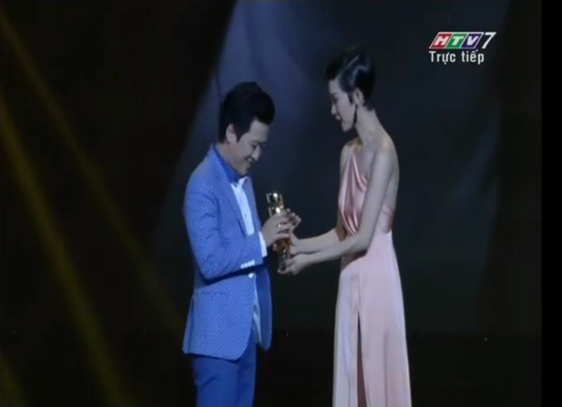 Đôi bạn ngân khánh lê phương rủ nhau chiếm giải htv awards - 5
