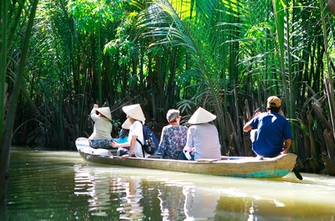 Du khách tây vui tết việt - 9