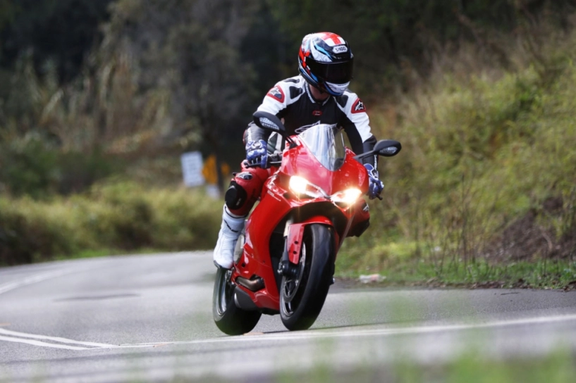 Ducati 1299 panigale test max speed trên phố - 1