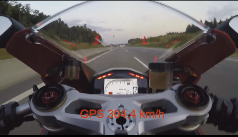 Ducati 1299 panigale test max speed trên phố - 4