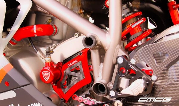 Ducati 848 evo mạnh mẽ trong bộ áo mới - 3