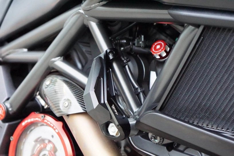 Ducati diavel 2015 độ kiểng đầy mạnh mẽ và hấp dẫn - 5