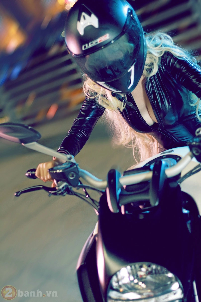 Ducati diavel cùng mỹ nữ xinh đẹp với tạo hình vermouth trong thám tử lừng danh conan - 8