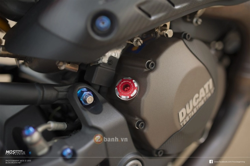 Ducati monster 1200s độ chất lừ bên cạnh cô nàng cá tính - 4