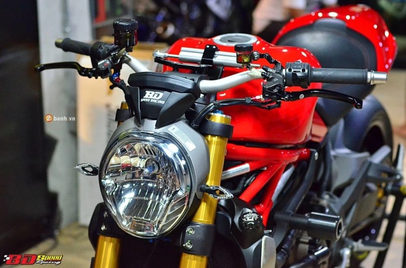 Ducati monster 1200s độ siêu ngầu với dàn đồ chơi đầy hàng hiệu - 2