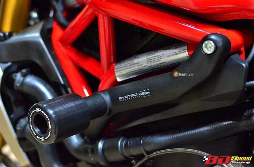 Ducati monster 1200s độ siêu ngầu với dàn đồ chơi đầy hàng hiệu - 6