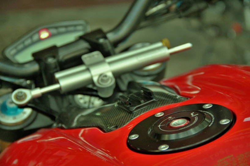Ducati streetfighter s đầy đồ chơi của dân chơi sài thành - 7