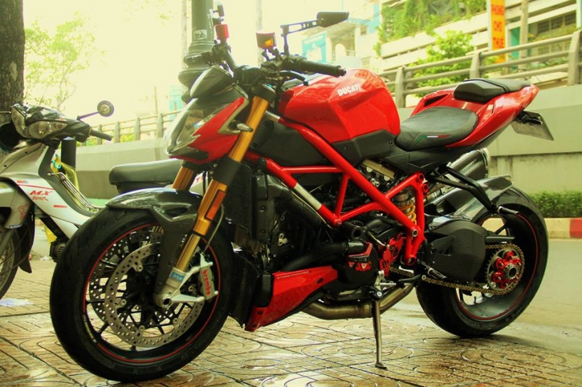 Ducati streetfighter s đầy đồ chơi của dân chơi sài thành - 10