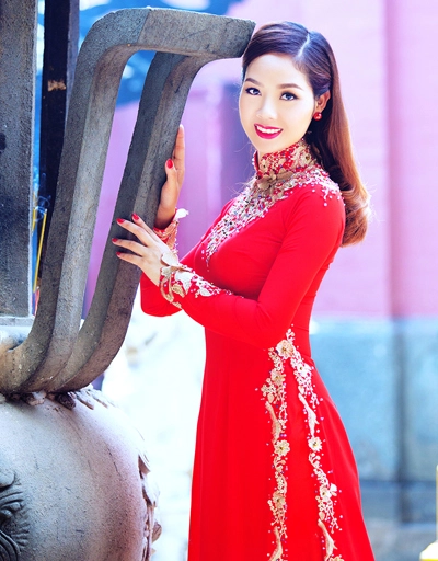 Hoa hậu mai phương thụy quân duyên dáng với áo dài - 4