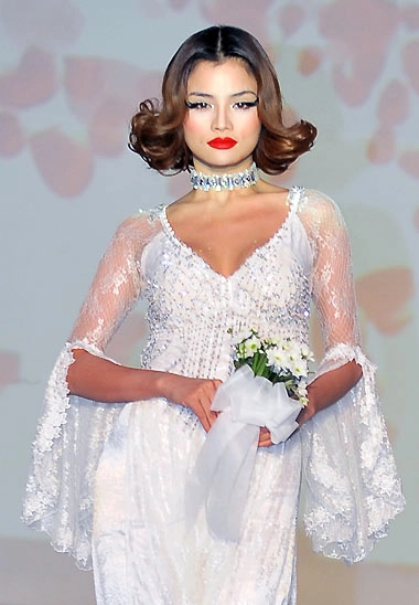 Hoa hậu thùy dung diện áo cưới cách điệu - 4