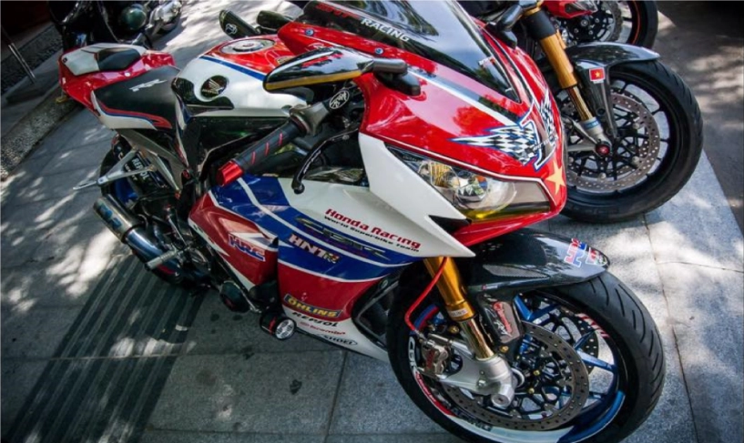 Honda cbr1000rr độ siêu khủng với phiên bản hnt racing tại việt nam - 1