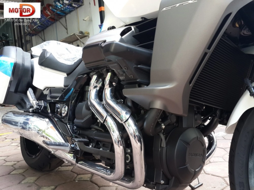 Honda ctx1300 mẫu cruiser lai touring lì lợm trang bị tối tân - 8