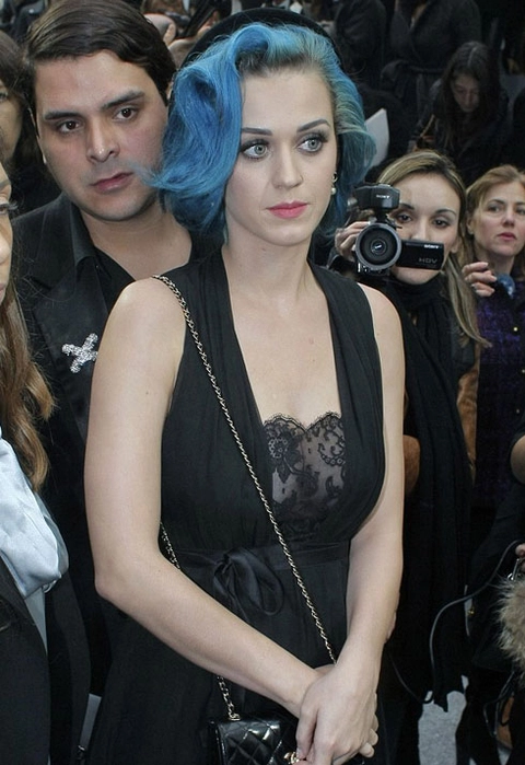 Katy perry đa sắc tại paris - 6