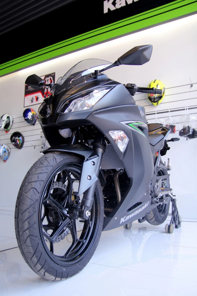 Kawasaki ninja 300 2016 về việt nam với giá 169 triệu đồng - 2