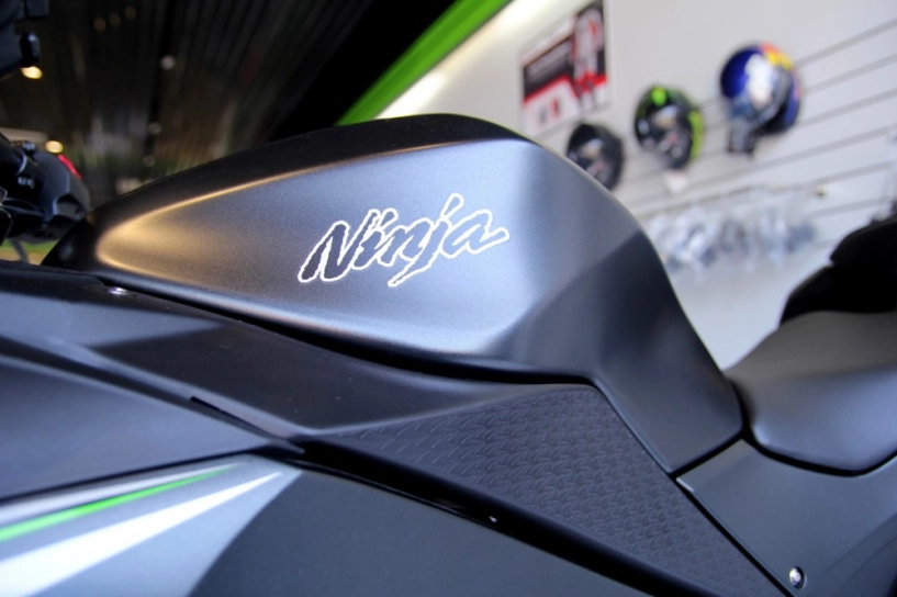 Kawasaki ninja 300 2016 về việt nam với giá 169 triệu đồng - 4