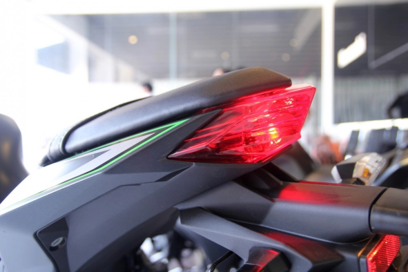 Kawasaki ninja 300 2016 về việt nam với giá 169 triệu đồng - 7