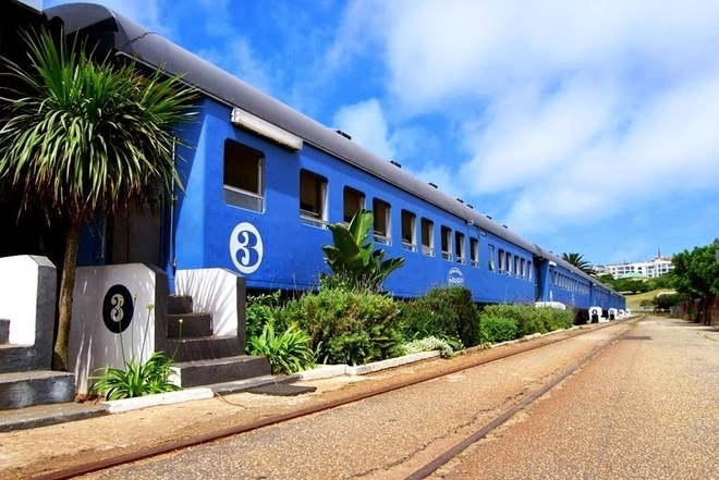 Khách sạn xe lửa độc đáo bên bờ biển nam phi - 1