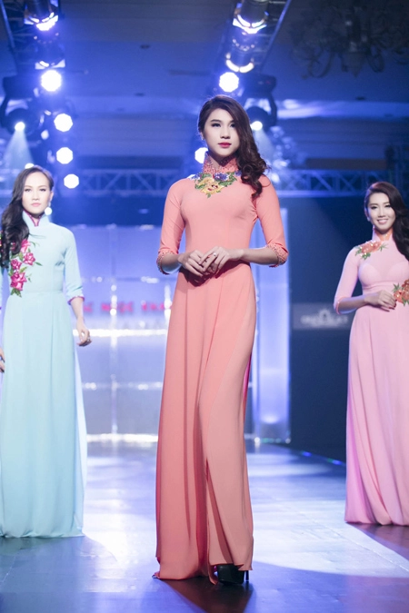 Khánh my kiêu sa trên sàn catwalk - 3