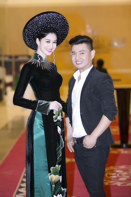 Khánh my kiêu sa trên sàn catwalk - 12
