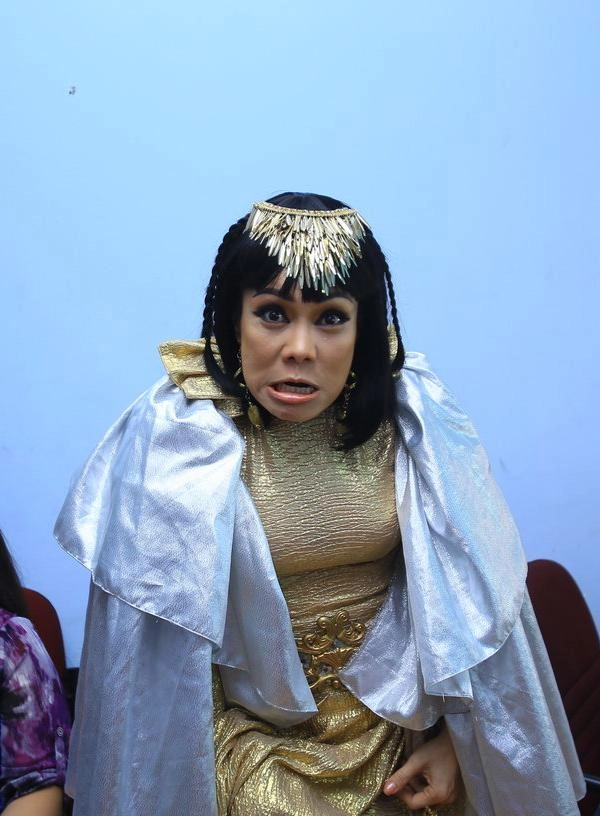 Khởi my nghịch ngợm cùng nữ hoàng cleopatra việt hương - 6