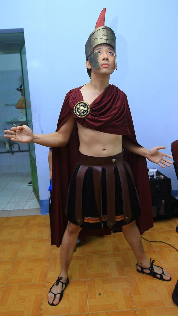 Khởi my nghịch ngợm cùng nữ hoàng cleopatra việt hương - 10