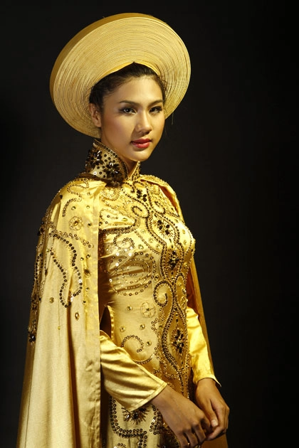Kim dung mang áo dài vàng thi siêu mẫu châu á - 8