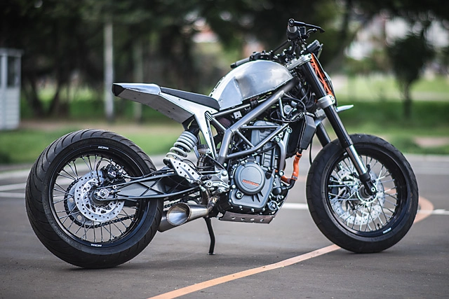 Ktm 390 duke độ kịch độc với phiên bản mũi tên bạc - 2