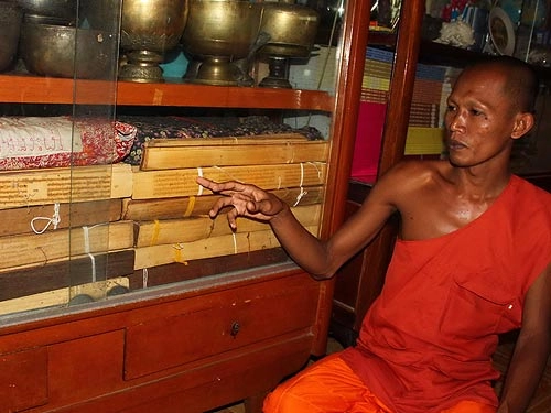 Lá buông - loại giấy quý của người khmer - 1
