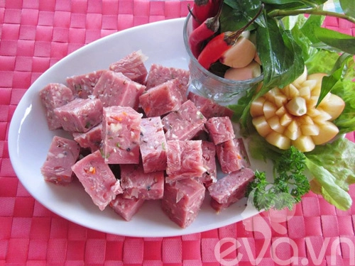 Làm nem chua bò cho chồng nhậu xem bóng đá - 13