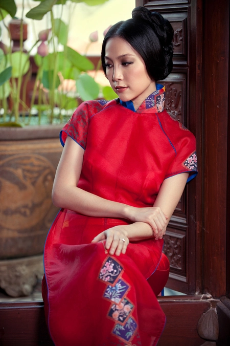 Linh nga làm người mẫu áo dài khi mang bầu ba tháng - 2
