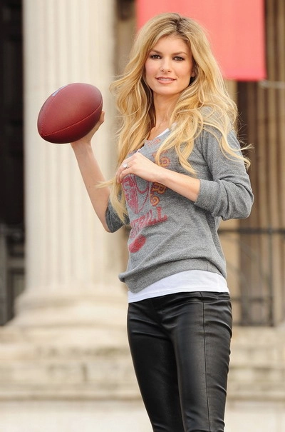 Marisa miller yêu kiều trong nắng vàng london - 4