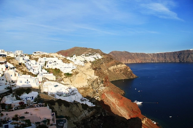 Màu xanh mê hoặc ở santorini - 13